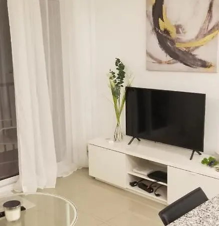 Stunning Gem With And Sea Views Apartamento